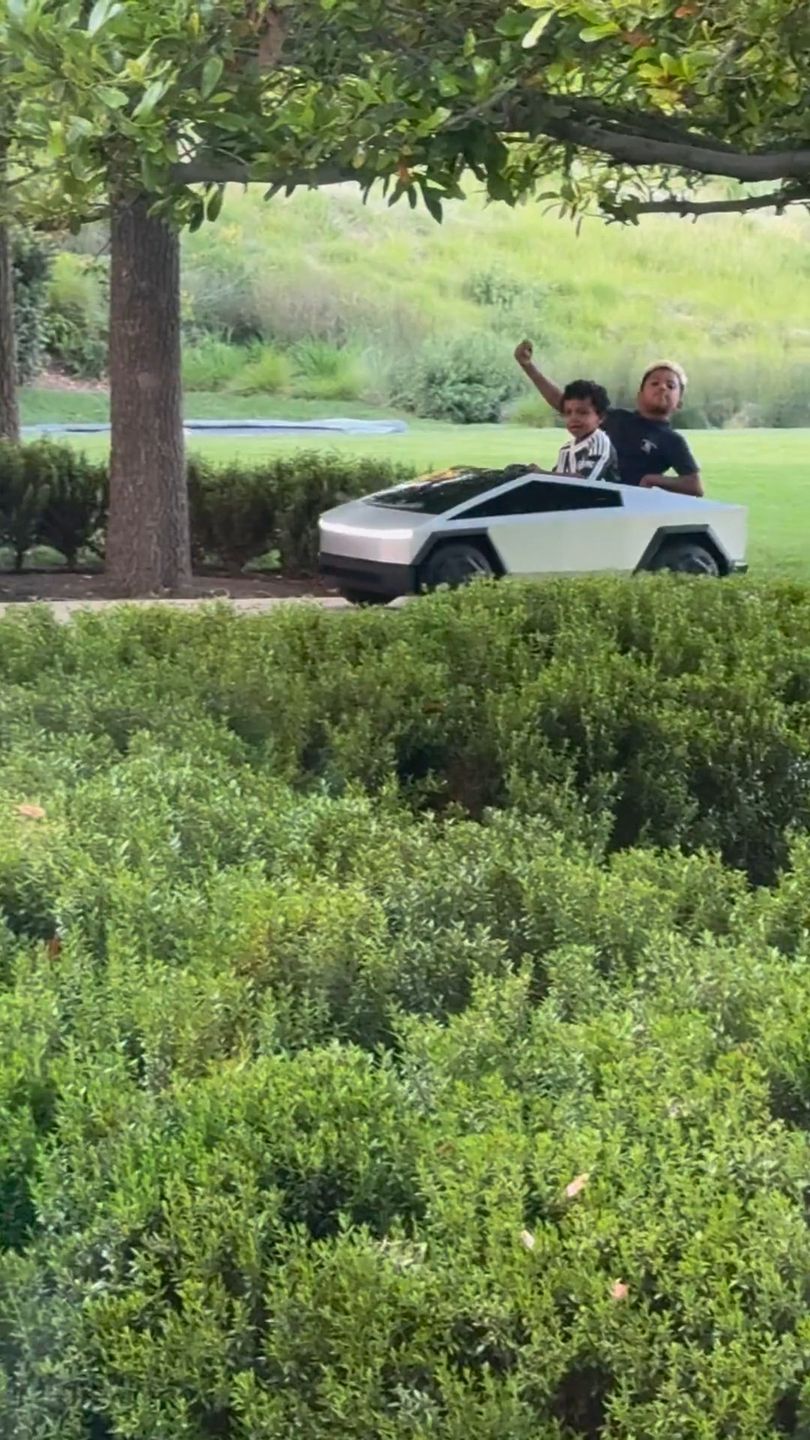 Prezent urodzinowy Psalma, syna Kim Kardashian