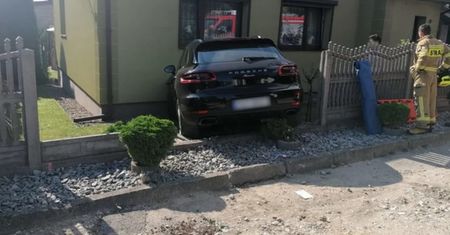 Babcia parkowała luksusowym Porsche. Potrąciła 5-letnią wnuczkę