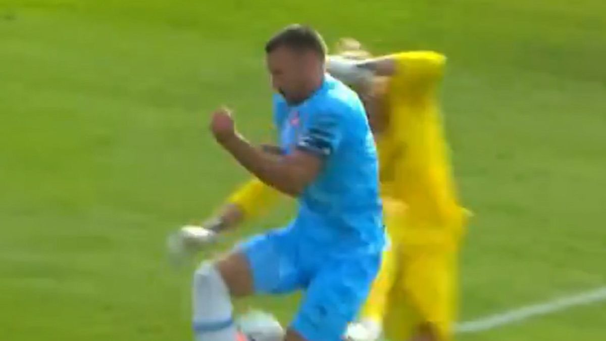 Twitter / TVP Sport / Na zdjęciu: faul Pindrocha