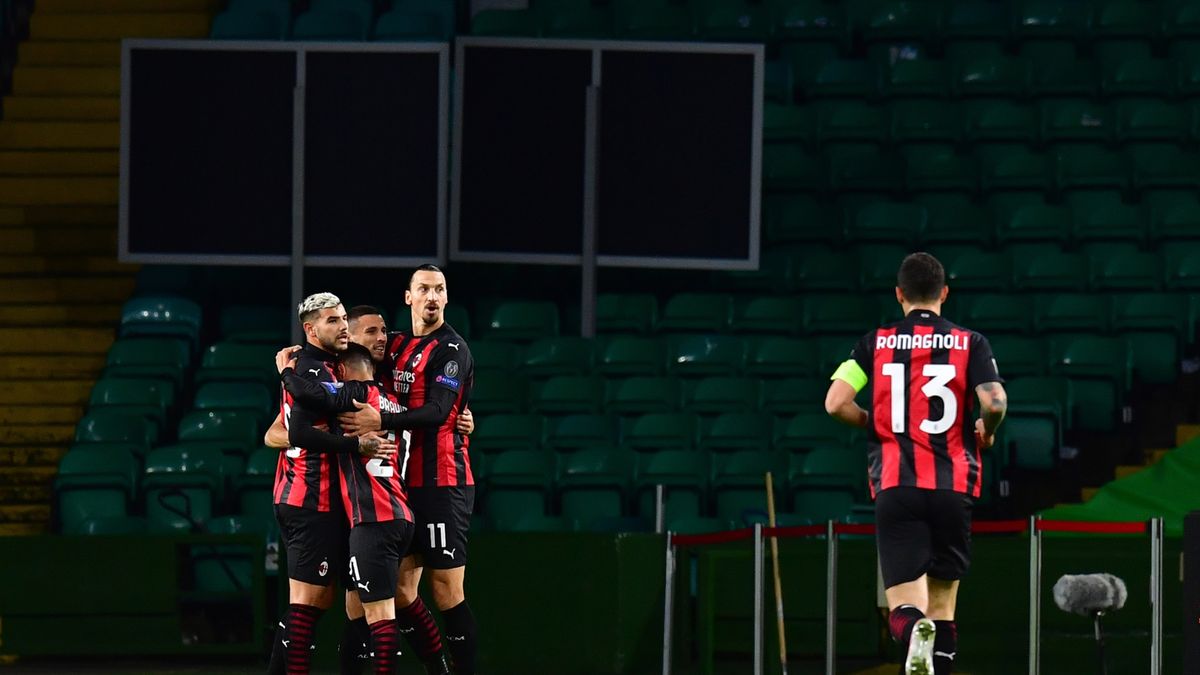 PAP/EPA / Mark Runnacles / Na zdjęciu: piłkarze AC Milan