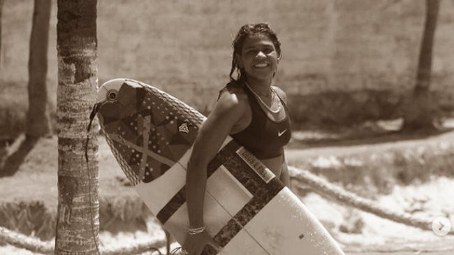 Zdjęcie okładkowe artykułu: Instagram / Luzimara Souza, surferka zmarła w wyniku uderzenia piorunem