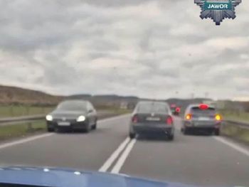 Sady Dolne: Policjanci ścigali kierowcę skody. Mężczyzna miał sporo na sumieniu
