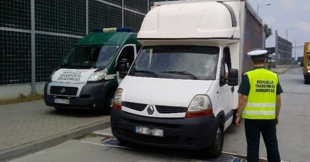Śląskie ITD skontrolowało nieco ponad 70 aut dostawczych. 69 było przeładowanych