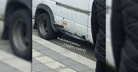 Zakleił szarą taśmą elementy „wyżarte” przez korozję. Bus w takim stanie technicznym nie miał prawa przewozić pasażerów [ZDJĘCIA]