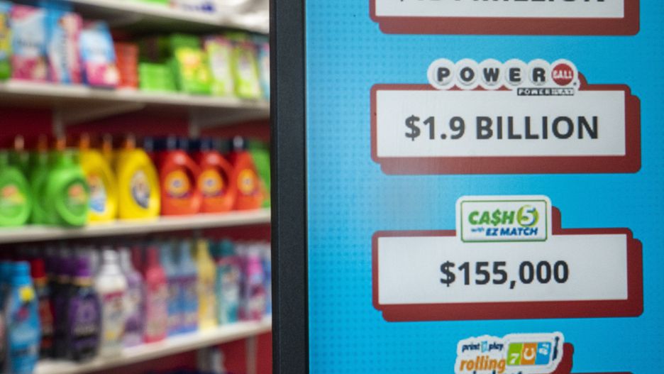 Na zdjęciu ekran wskazujący wygraną w Powerball na poziomie 1,9 miliarda dolarów