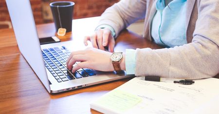 Najlepsze komputery do pracy biurowej - do księgowości, pakietu Office i Internetu