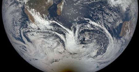 Wielki cień nad Antarktydą. NASA pokazała zdjęcie z sondy Deep Space Climate Observatory