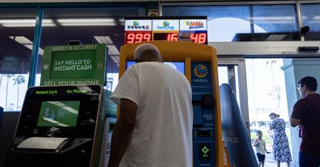 Wygrał ponad 7 miliardów zł. Teraz musi podjąć trudną decyzję