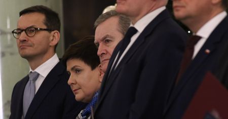 Rekonstrukcja rządu. Odprawy będą kosztowały 3,7 mln zł? Eksperci wyjaśniają