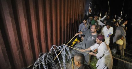 Protesty w Pakistanie. Tysiące demonstrantów pod parlamentem