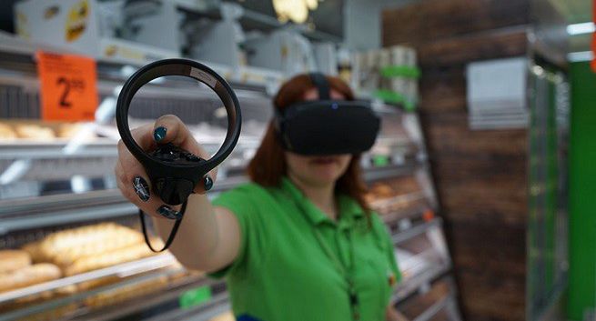 Biedronka szkoli pracowników za pomocą wirtualnej rzeczywistości