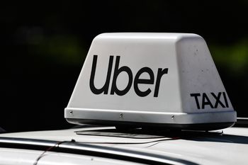 Te rzeczy Polacy najczęściej gubią w Uberach. Pojawił się raport