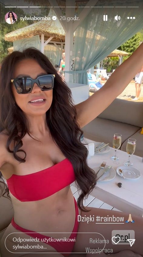 Sylwia Bomba pozuje w wyciętym bikini na wczasach w Turcji