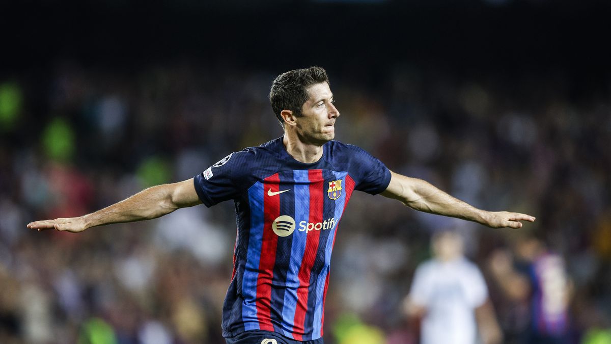 09 Robert Lewandowski of FC Barcelona celebrates after scoring a goal during the UEFA Champions League match of Group C between FC Barcelona and FC Viktoria Plezen at Spotify Camp Nou Stadium in Barcelona, Spain, on September 7th, 2022.  (Photo by Xavier Bonilla/NurPhoto via Getty Images)