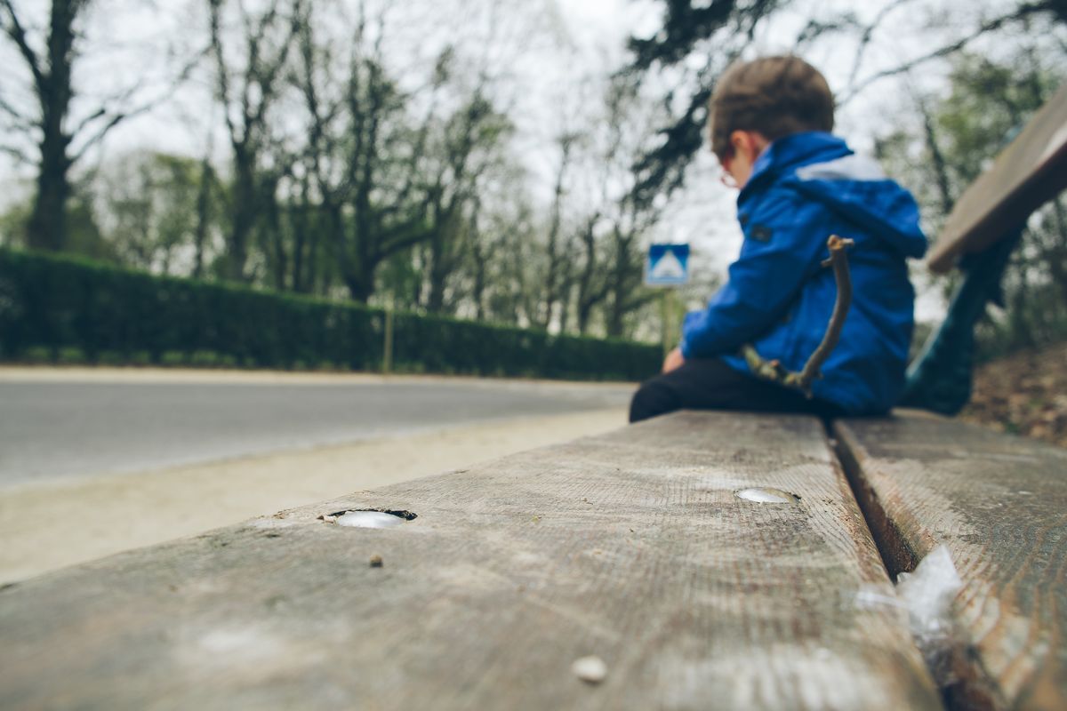 Matka podejrzana o przemoc wobec dzieci. Zdjęcie ilustracyjne