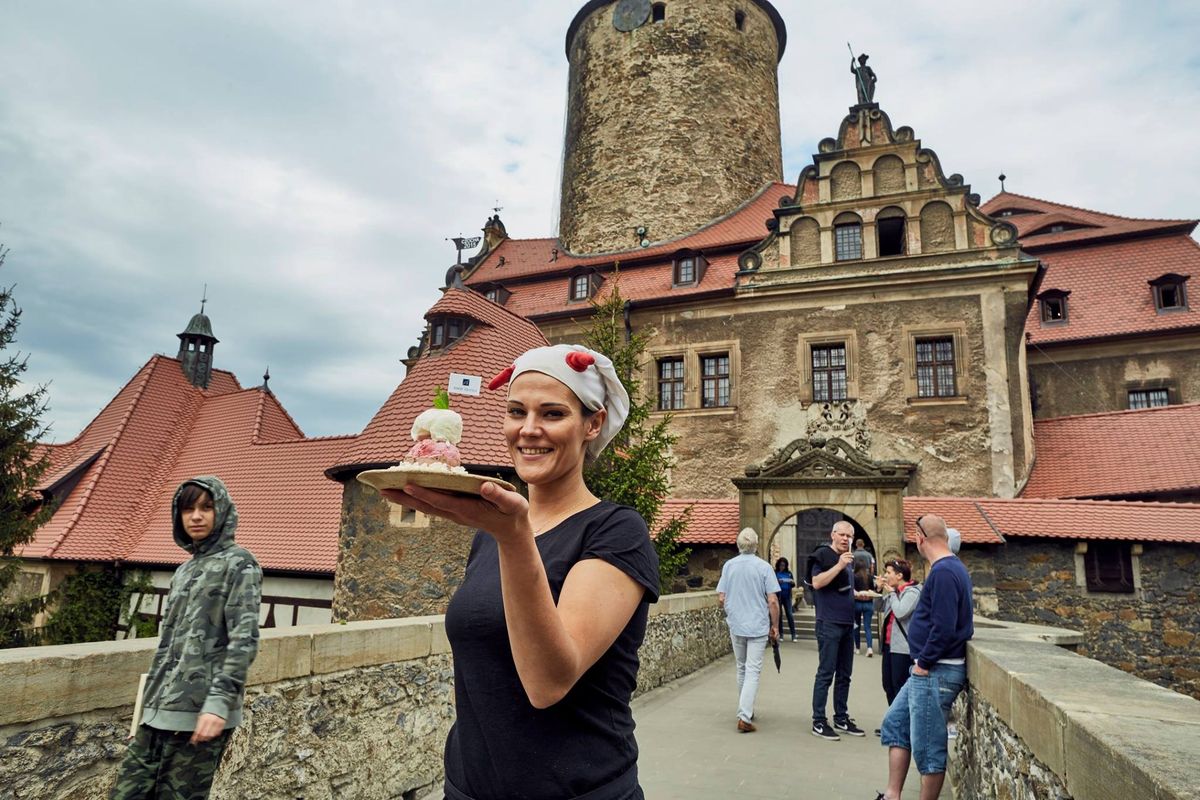 Dolny Śląsk. Różany tort Marii Antoniny. Festiwal Smaków w Zamku Czocha