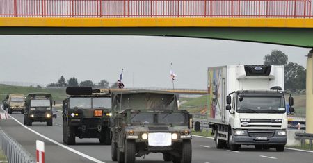Wzmożony ruch wojsk na terenie całego kraju. O co chodzi?