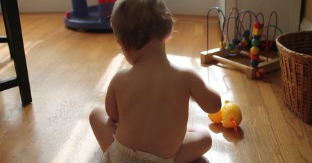 Dzieci bawiły się za głośno w mieszkaniu. Sąd wydał wyrok