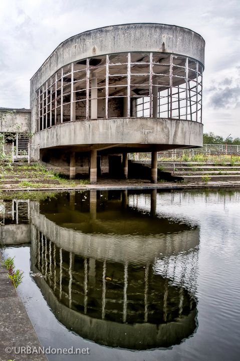 Niesamowite opuszczone baseny i kąpieliska 9