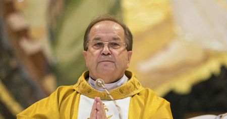 Rząd na pielgrzymce o. Rydzyka. Duchowny "czuje się jak pączek w maśle" czy "nie ma forów"?