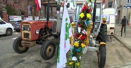 “Czekamy na rozporządzenia” – rolnicy ostrożnie o antykryzysowych zapowiedziach Kaczyńskiego