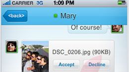 Screeny ze zbliżającej się aplikacji Windows Live Messenger dla iPhone'a 1