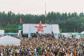 Nawet kilkaset złotych różnicy. Te alternatywy dla Open'era cię zaskoczą