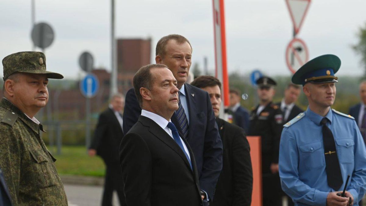 Miedwiediew na granicy z Finlandią 