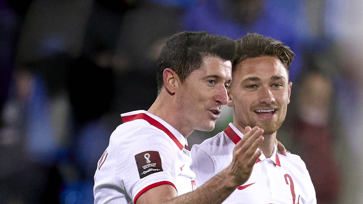 Robert Lewandowski i Matty Cash