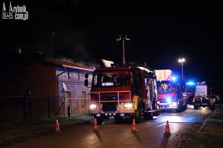W Jankowicach w wyniku pożaru zgionął 77-letni mężczyzna.