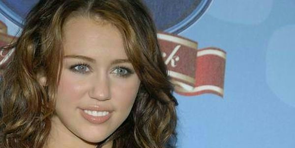 ''So Undercover'': Miley Cyrus infiltruje uniwersytet
