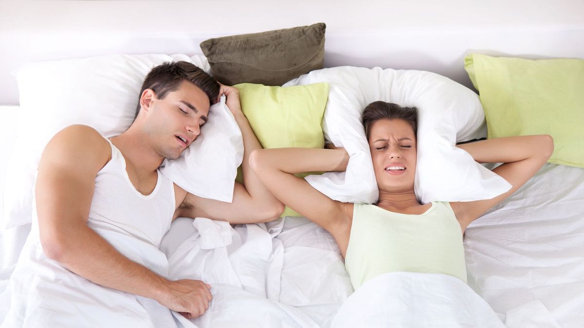 Chrapanie jest zjawiskiem tak powszechnym, że najczęściej je bagatelizujemy 