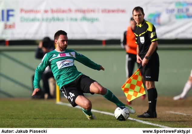 Maciej Wilusz w meczu z Puszczą najpierw wyprowadził swój zespół na prowadzenie, a potem osłabił go otrzymując czerwoną kartkę