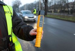 Alkomaty nie działały. Kobieta i tak wsiadła za kierownicę