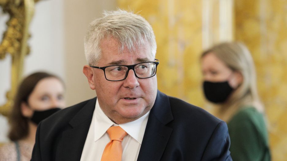 Delegacje Ryszarda Czarneckiego. Polityk bije się w pierś 