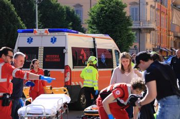 We Włoszech autem wjechał w pieszych. 7 osób rannych. Dwie są w stanie krytycznym