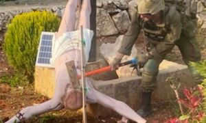 Liban. Izraelski żołnierz chwycił za młot. Stłukł figurę Chrystusa. Oto finał