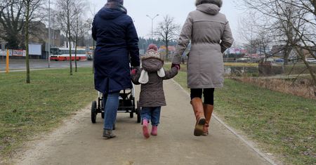 Rodzicu, masz czas do końca grudnia, by wziąć dni wolne na opiekę nad dzieckiem