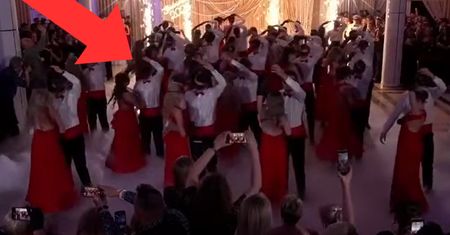 Aż chwycili za telefony. Nagranie z polskiej studniówki niesie się po sieci