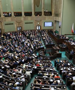 Najnowszy sondaż. PiS tuż przed KO. Minimalna różnica