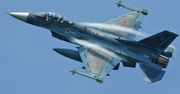 F-2 – większy brat F-16. Wygląda podobnie, ale to latający samuraj