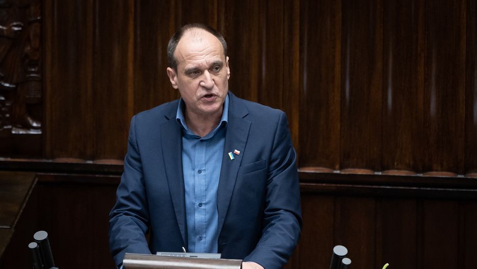 Leader of Kukiz'15 Pawel Kukiz, during the 49th session of the Sejm (lower house) in Warsaw, Poland, on 24 February 2022. Polish Parliament has passed a resolution condemning Russian aggression against Ukraine and calling on the international community to impose tough sanctions on Moscow. (Photo by Mateusz Wlodarczyk/NurPhoto via Getty Images)
