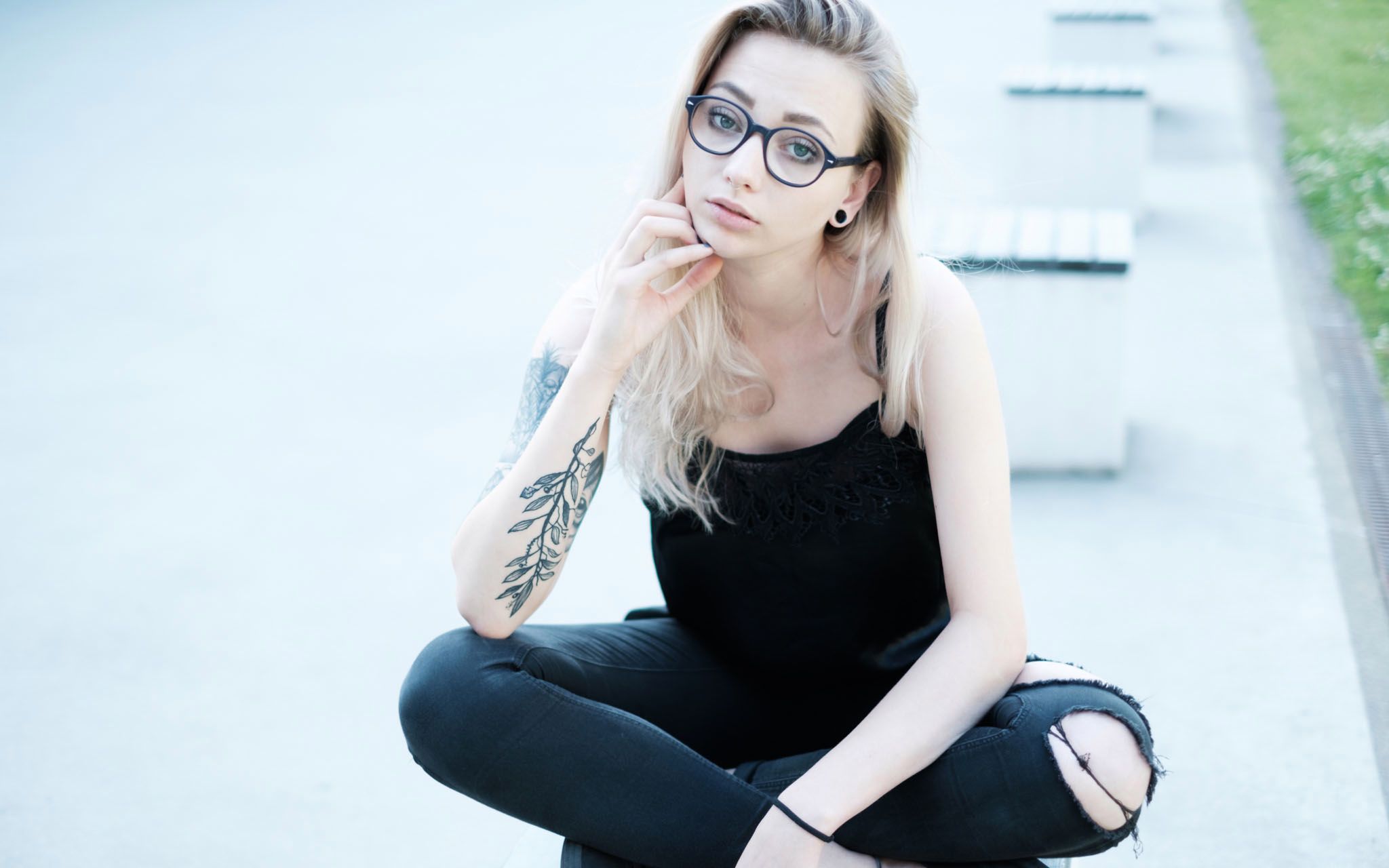 Jak pomóc modelce z pozowaniem podczas robienia portretów? 2