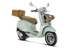 Vespa Pic Nic wypełnia kolejną niszę. To idealny skuter na letnią wycieczkę