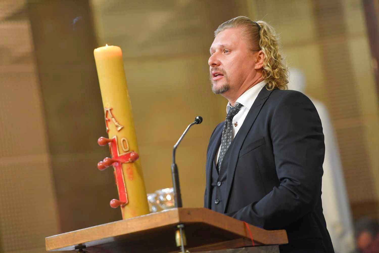 Andrzej Nejman na pogrzebie Jana Kobuszewskiego