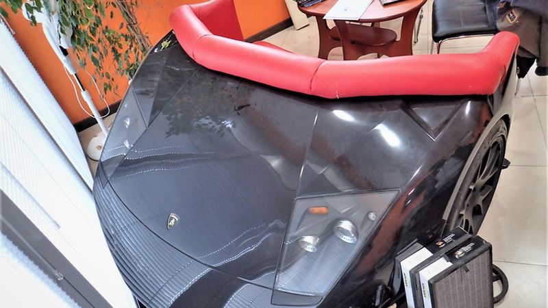 Polska firma produkowała meble przypominające auta marki Lamborghini.