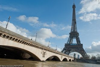 Ekspert wytyka absurdy unijnej dyrektywy o prawach autorskich. "Fotografujesz wieżę Eiffla? Uważaj"