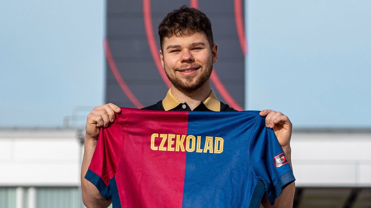 Twitter / FC Barcelona / Na zdjęciu: Paweł 'Czekolad' Szczepanik