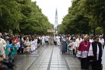 Boże Ciało 2025 w Częstochowie. Zobacz zdjęcia z procesji. Metropolita Depo apeluje o publiczne wyznanie wiary w obliczu wojen i bezprawia