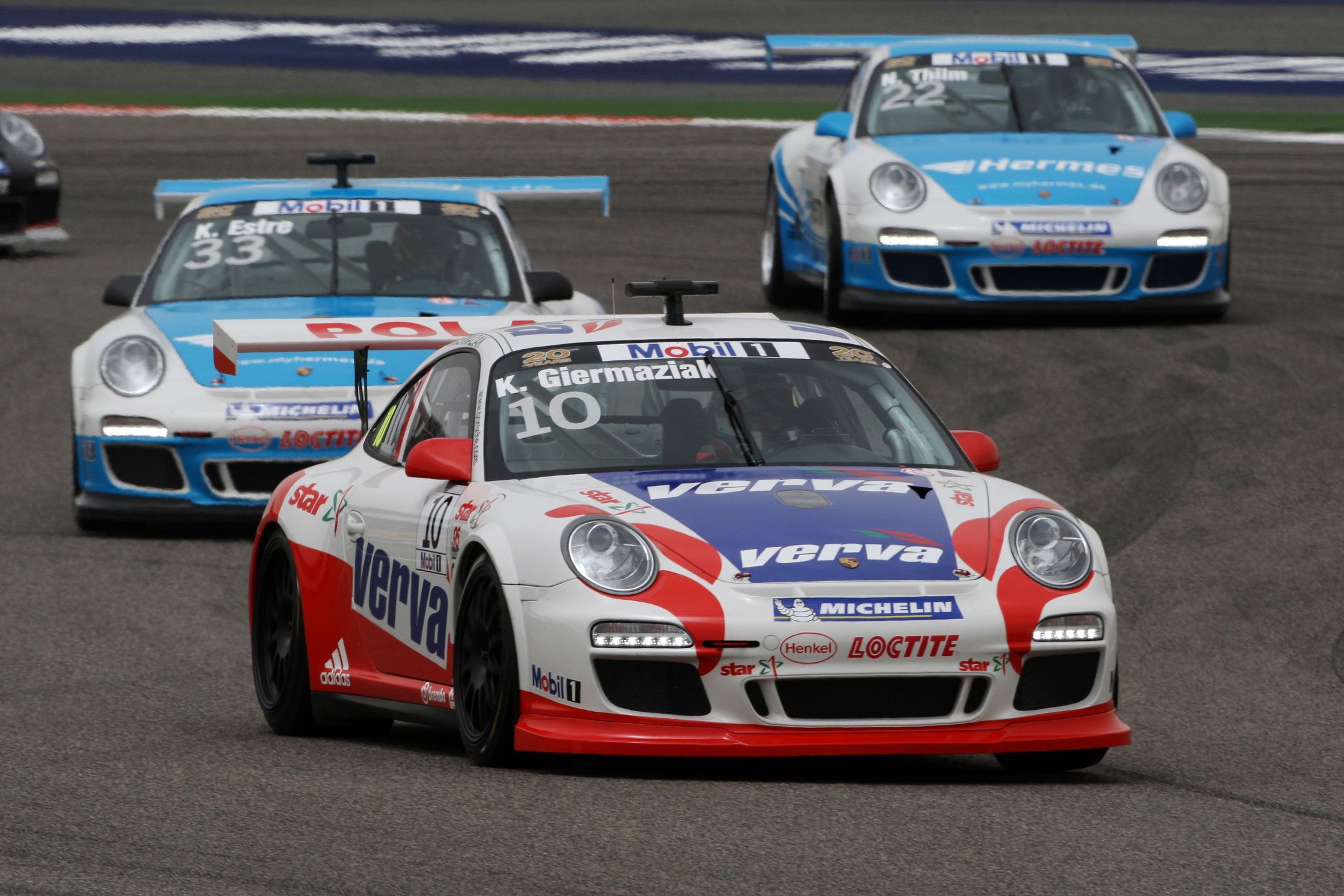 Kuba Giermaziak w Porsche 911 GT3 Cup Porsche Supercup Bahrain International Circuit